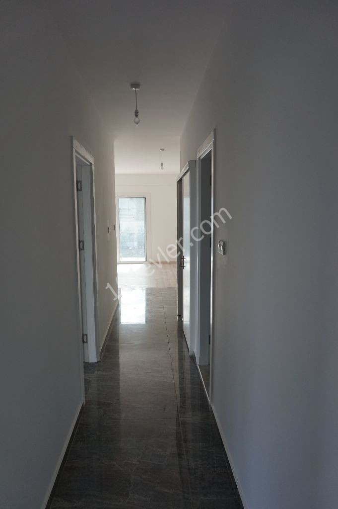 3 + 1 apartment for sale in the center of Alsancak ** 