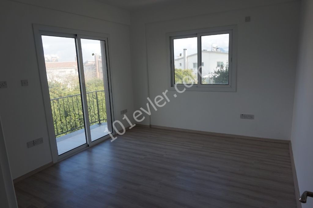 3 + 1 apartment for sale in the center of Alsancak ** 