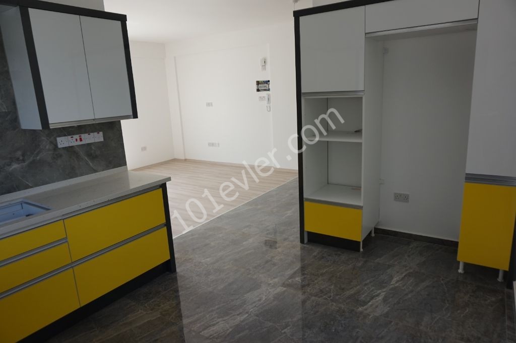 3 + 1 apartment for sale in the center of Alsancak ** 