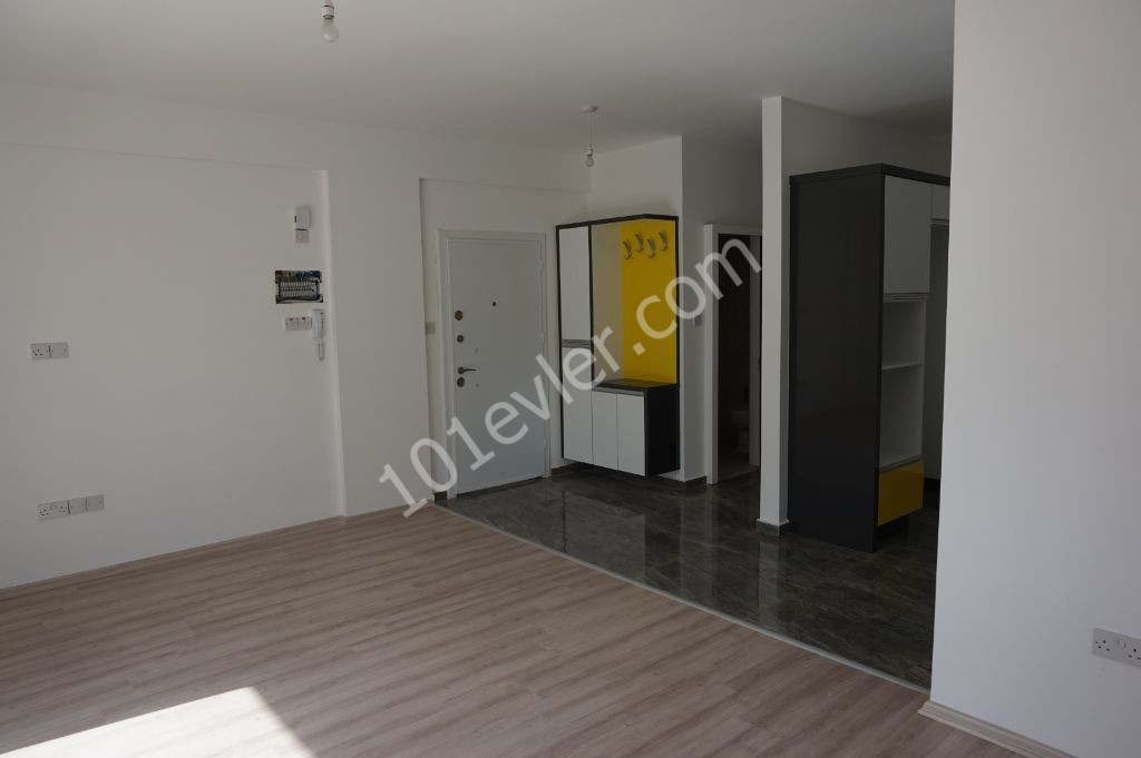 3 + 1 apartment for sale in the center of Alsancak ** 