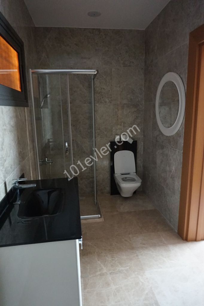 Alsancak da 4+1 Ultra Luxury Villa 