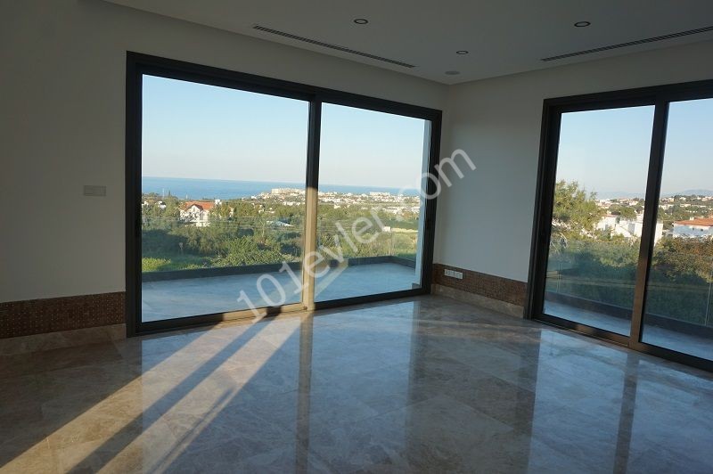 Alsancak da 4+1 Ultra Luxury Villa 