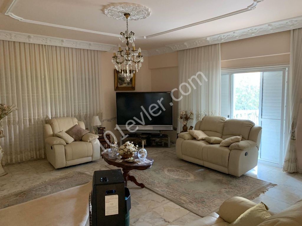 4+2 Luxury villas for sale in Edremit ** 