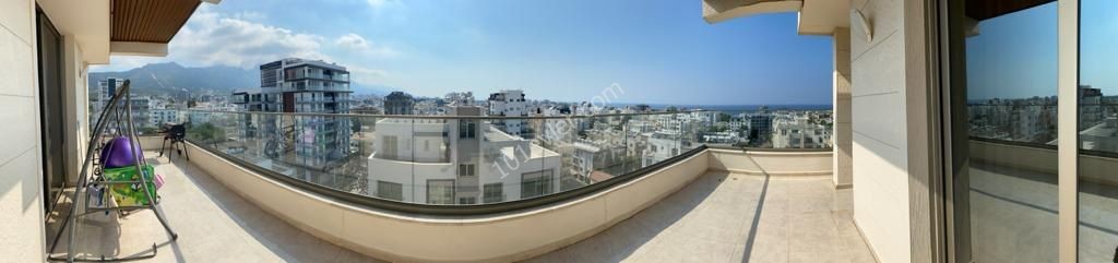3+1 Penthouse for sale in the center of Kyrenia ** 