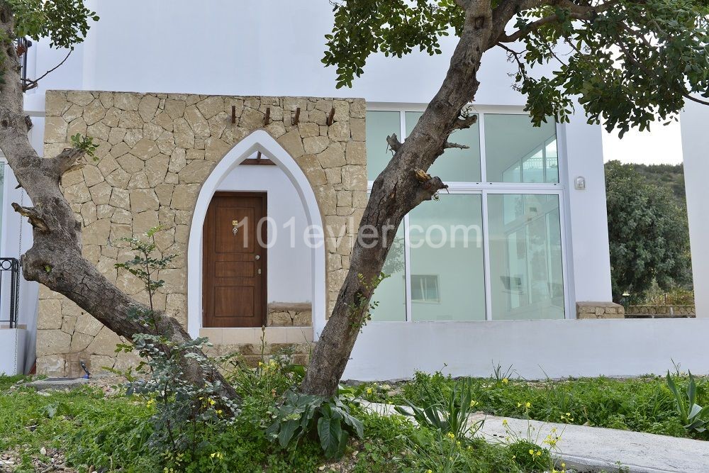 SATILIK 3+1 MINI VILLA - KARSIYAKA