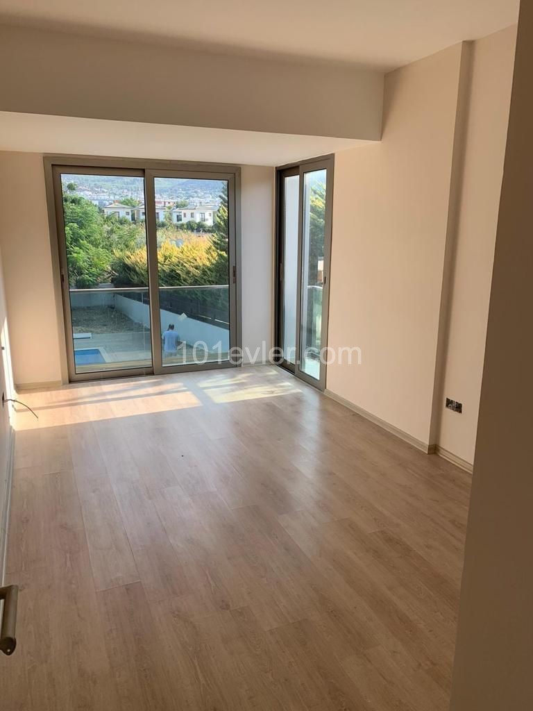 3+1 villa mit privatem Pool in Alsancak ** 