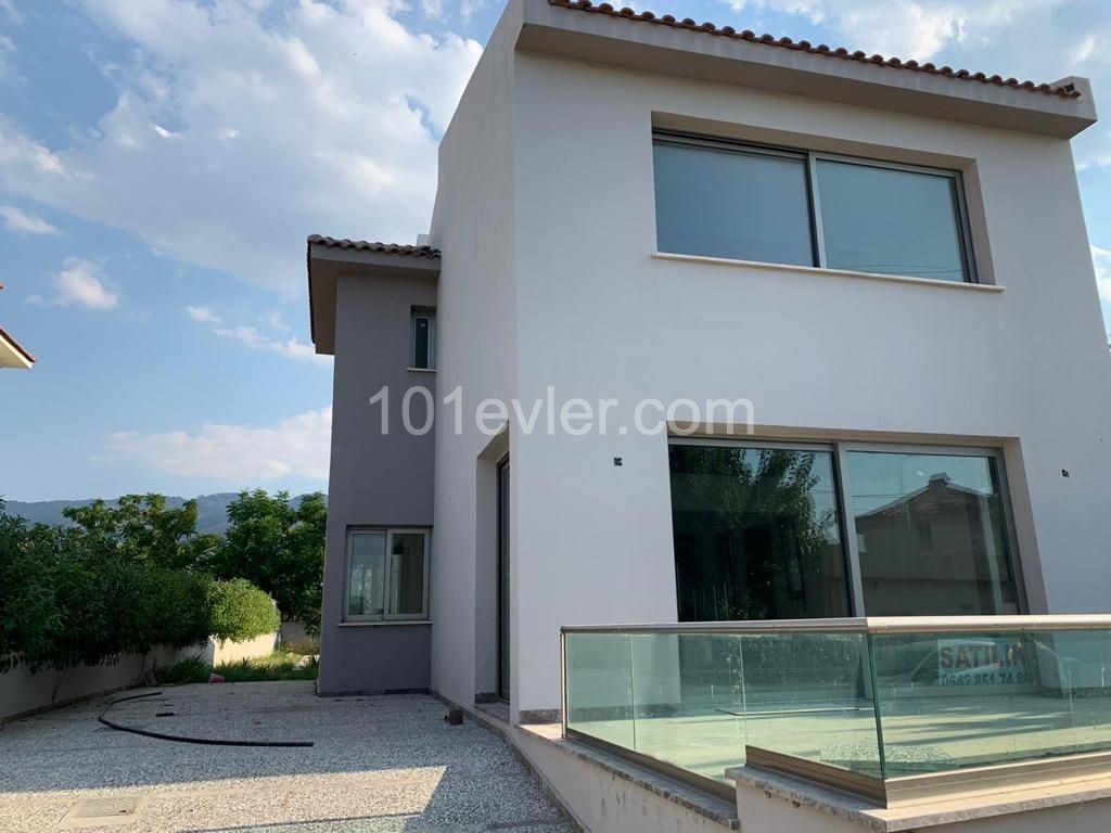 3+1 villa mit privatem Pool in Alsancak ** 