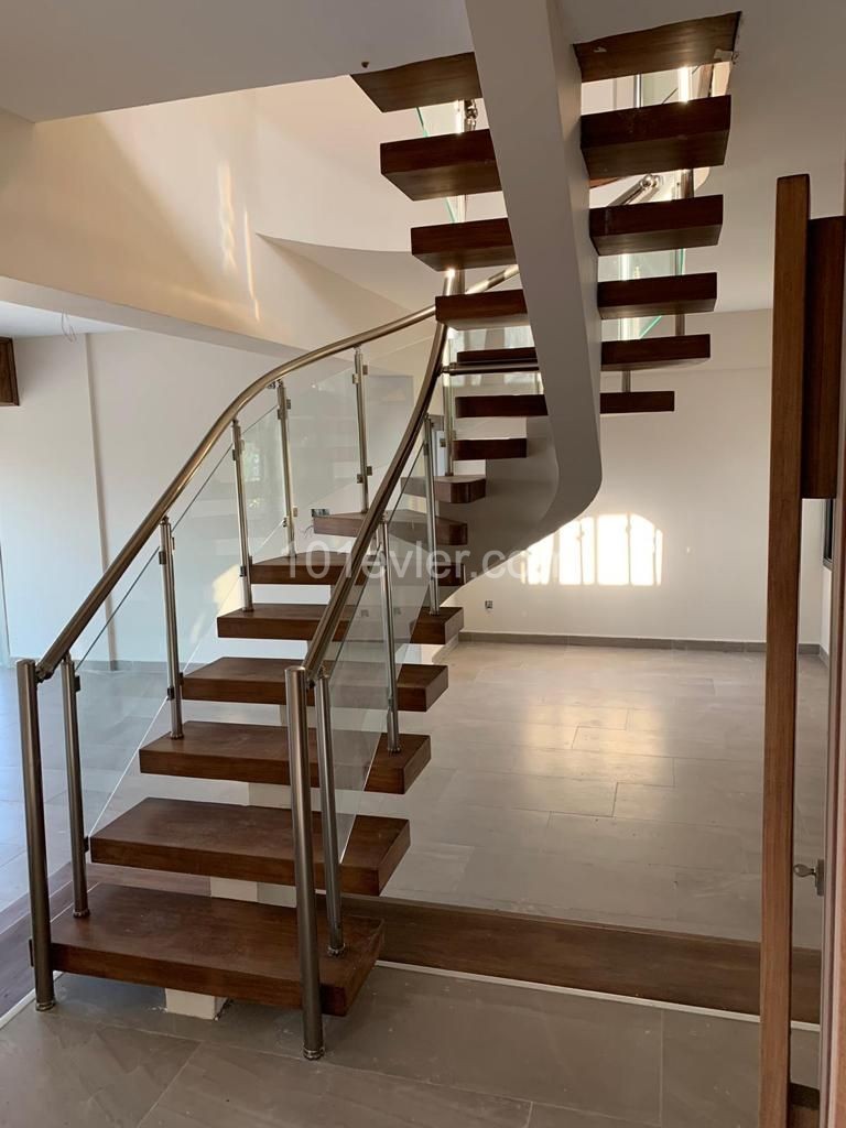 3+1 Stunning ready to move in Villa in Alsancak with private pool
