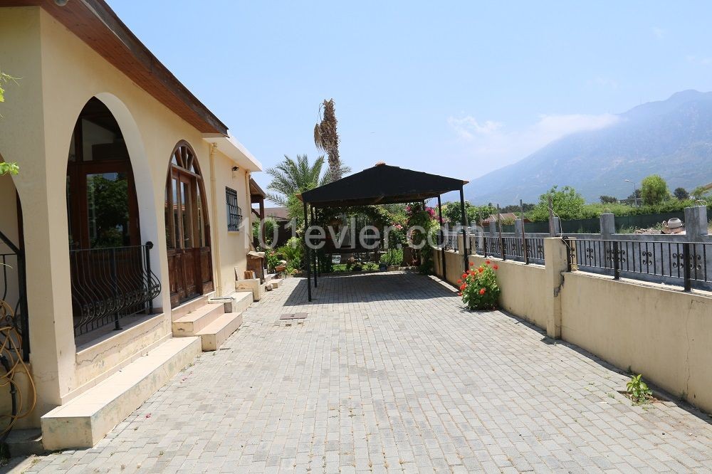 3 Bedroom bungalow with sea and mountain views