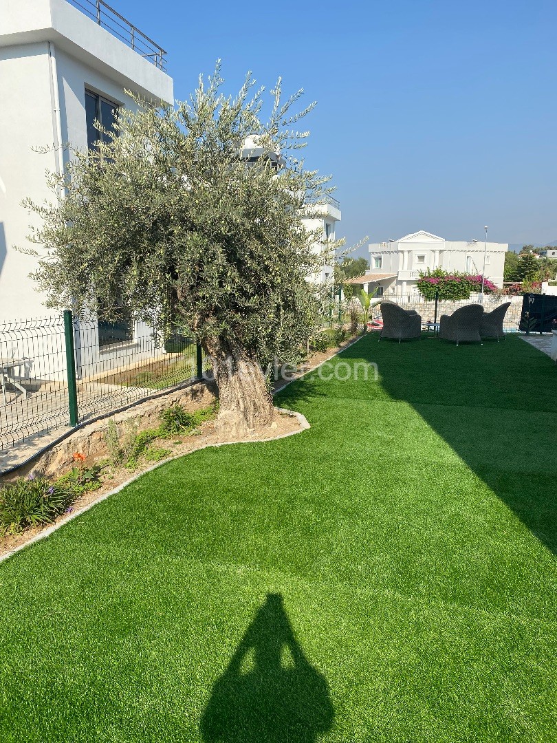 BY THE OWNER, 2+1 SPACIOUS GARDEN FLOOR FOR SALE IN ÇATALKÖY, WITH RENTAL OF 700 GBP ** 