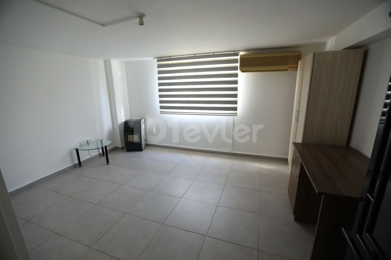 Gönyeli'de  Bayana Kiralık 2+1 Eşyalı Daire