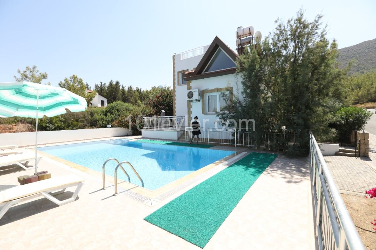 LUXURIOUS VILLA IN ÇATALKOY ** 