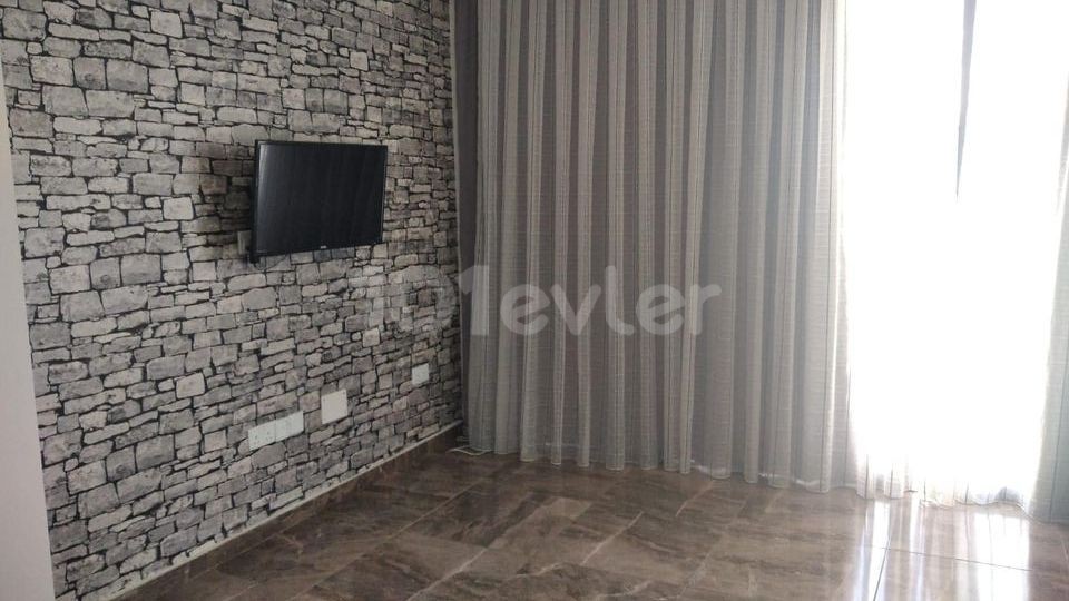 Küçük Kaymaklı'da Kiralık 2+1 Penthouse Daire