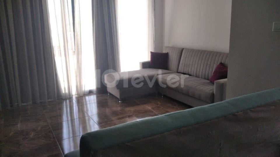 Küçük Kaymaklı'da Kiralık 2+1 Penthouse Daire