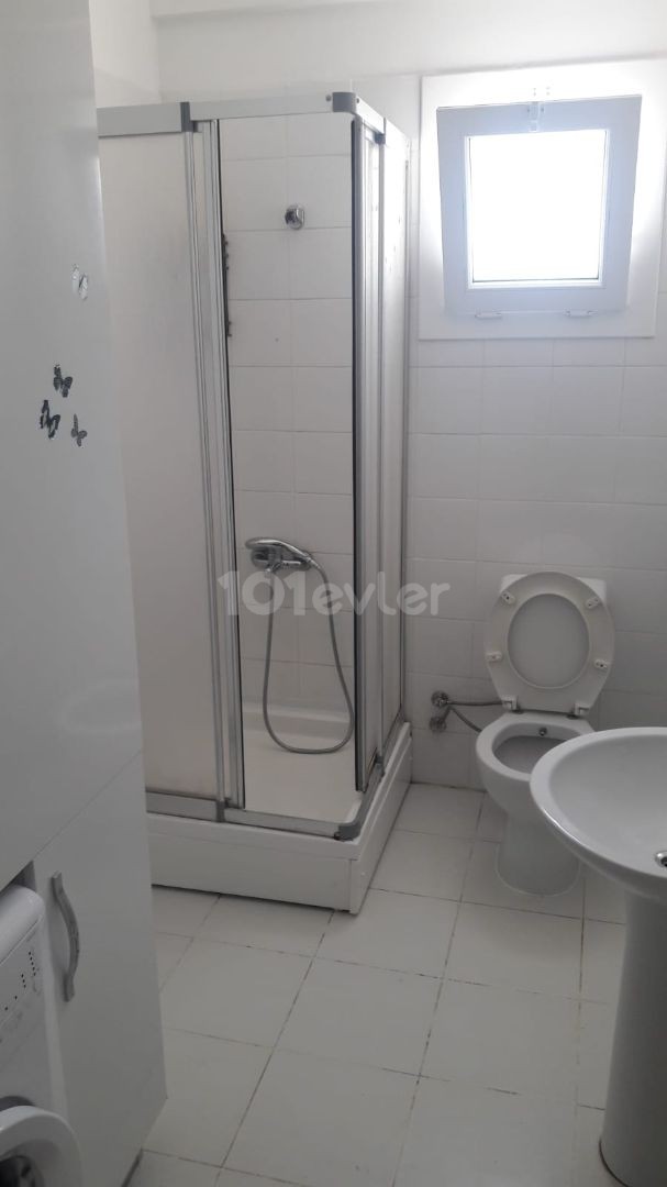 Haspolat Belediye Evlerinde Kiralık 2+1 Daire