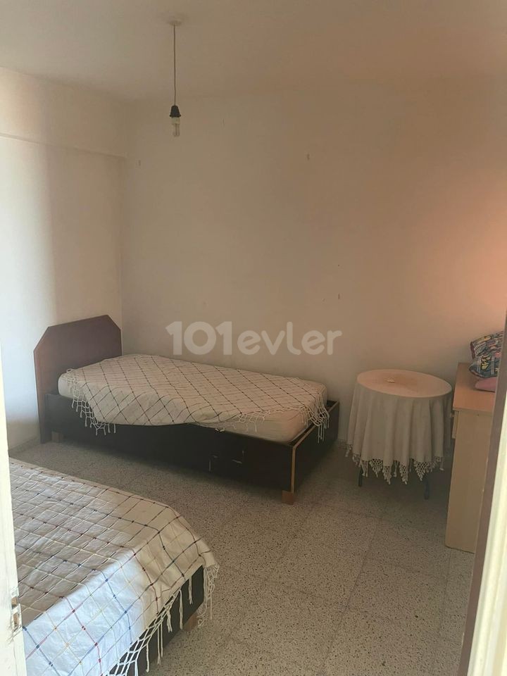 3+1 Wohnung Zu vermieten in emigrationköy ** 