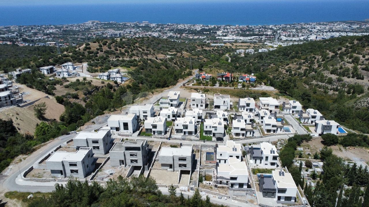 Karmi / Kyrenia PROJEKT Triplex 4+1 Villa