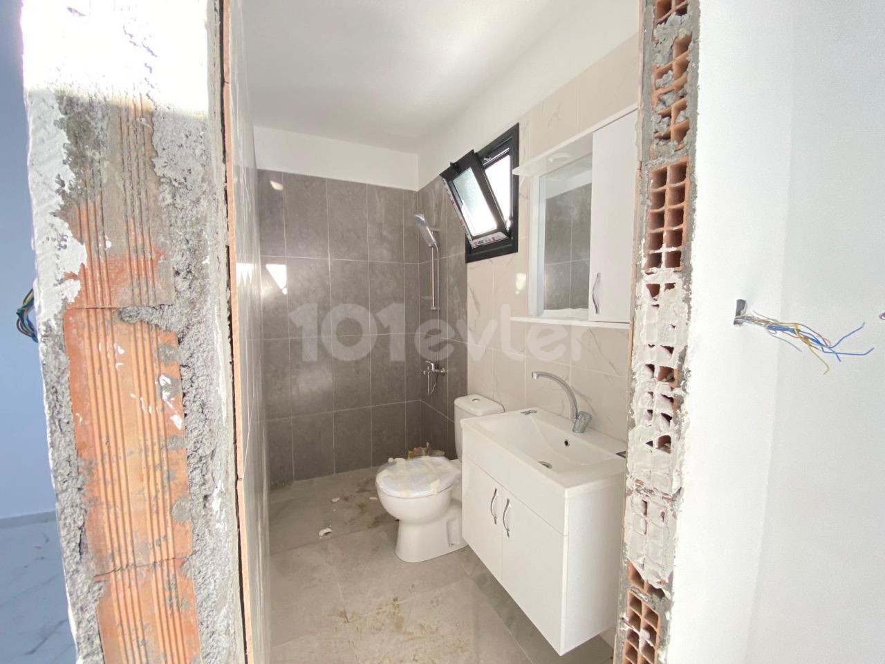 Newly Built 1+1 Flat with Balcony in Karaoğlanoğlu, Girne