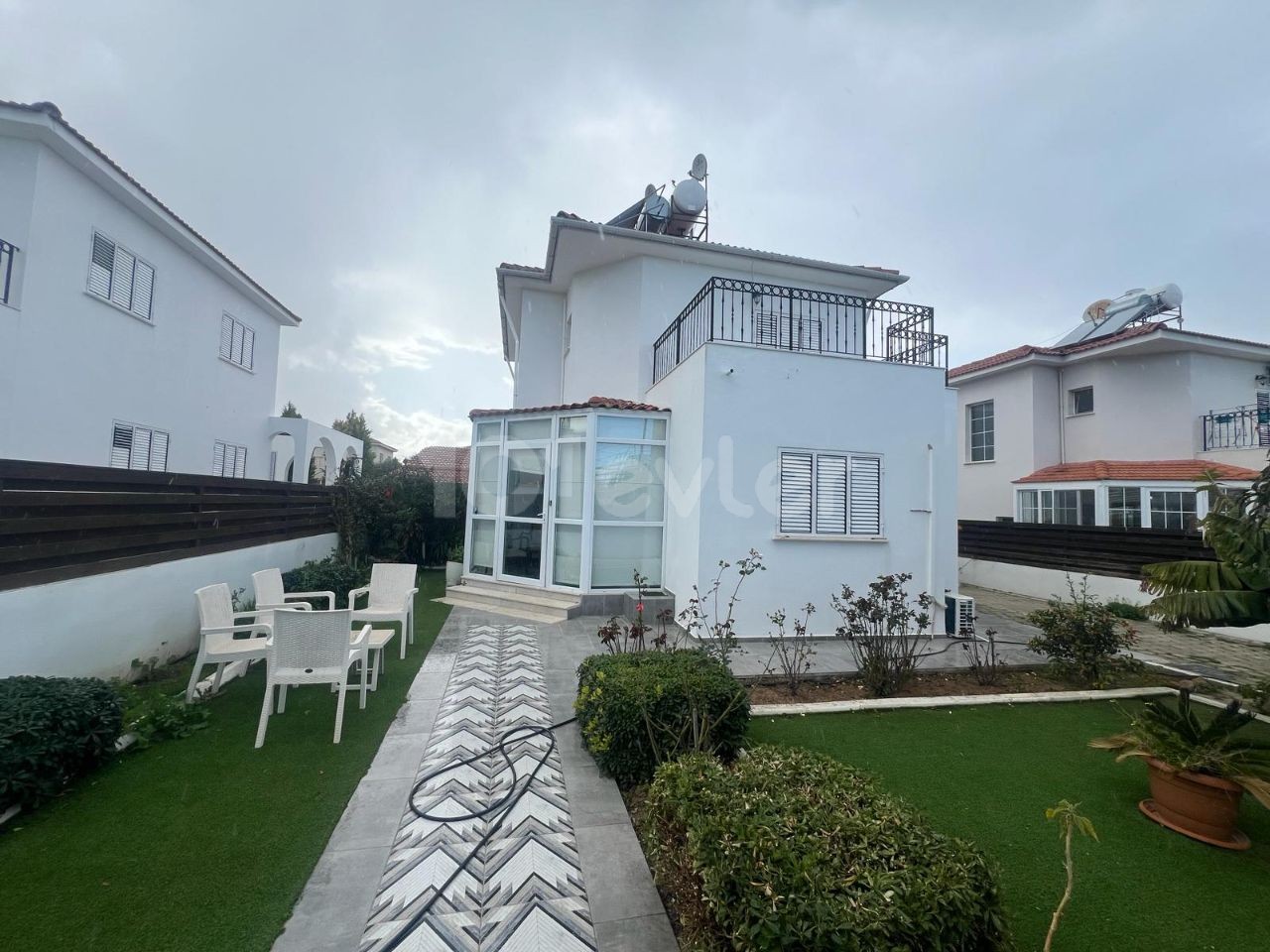 3+1 Pool Villa Close to Alsancak Merit Royal - Ready for Transfer!