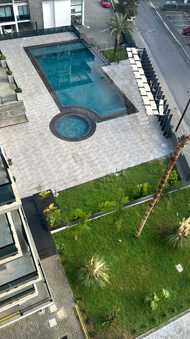 ZU VERKAUFEN Penthouse 2+1 in einem Grundstück mit Pool, möbliert, luxuriös