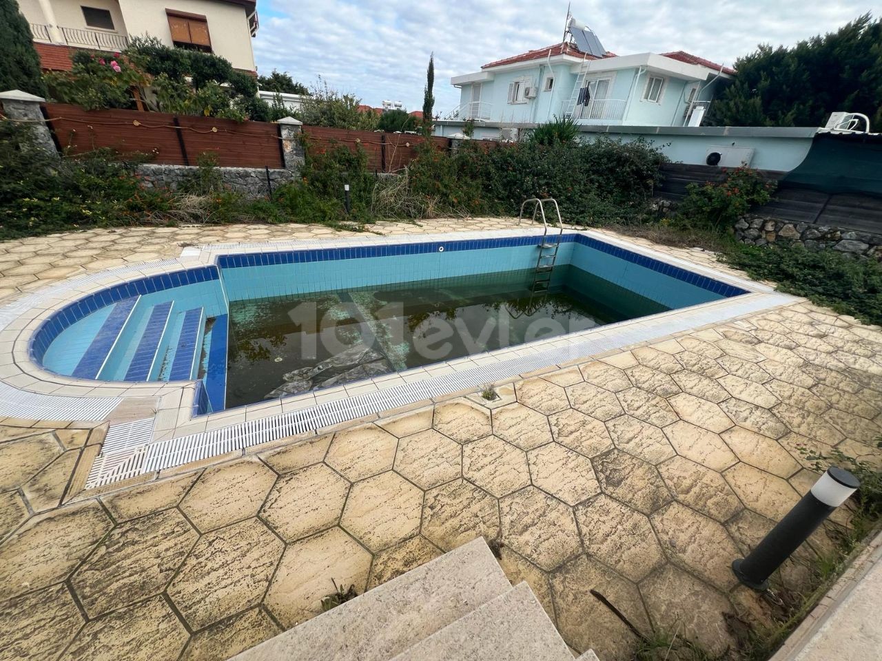 UNFURNISHED 4+1 VILLA WITH PRIVATE POOL FOR RENT