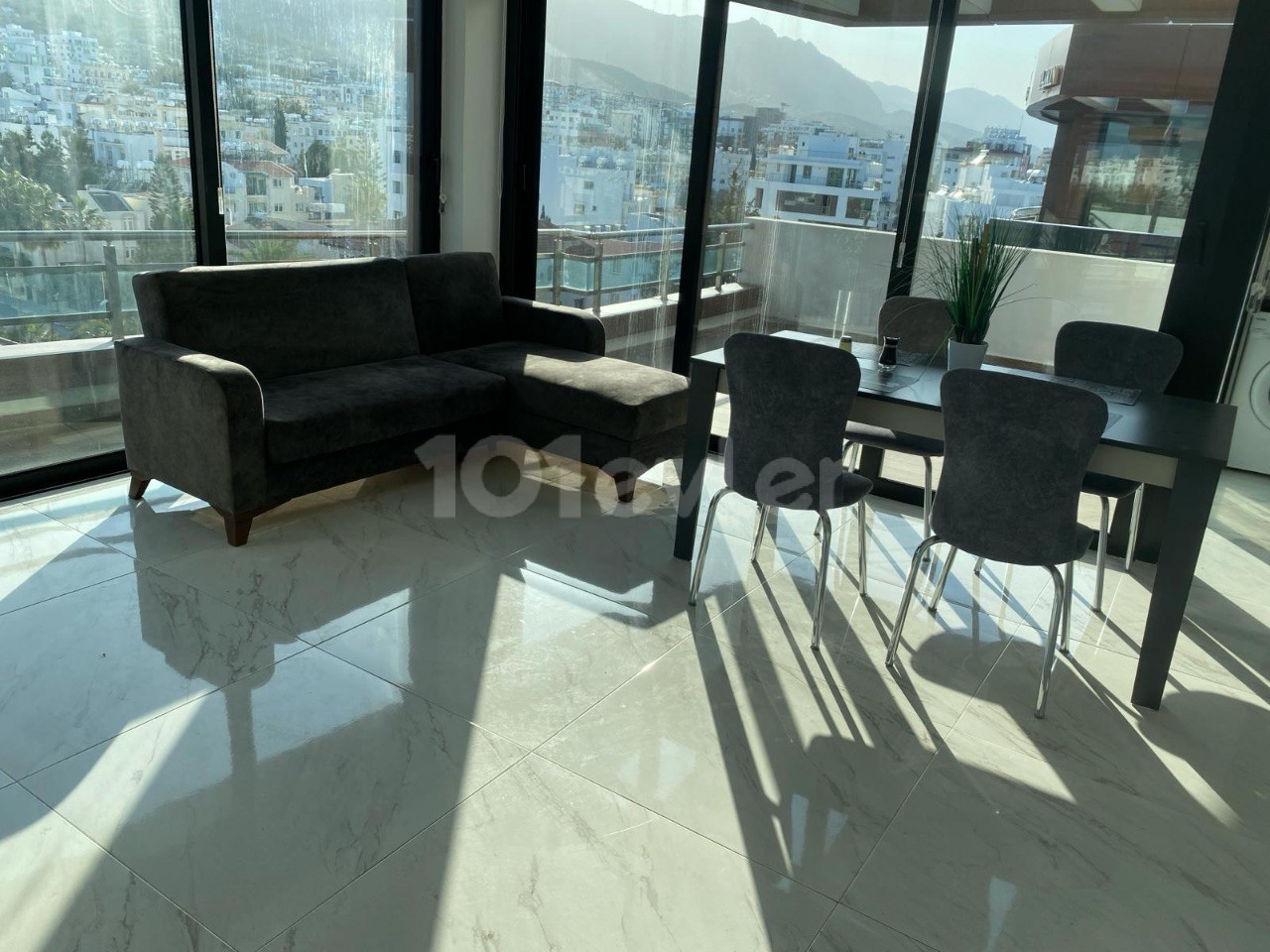 Girne Merkez ‘de Muhteşem Manzaralı Penthouse