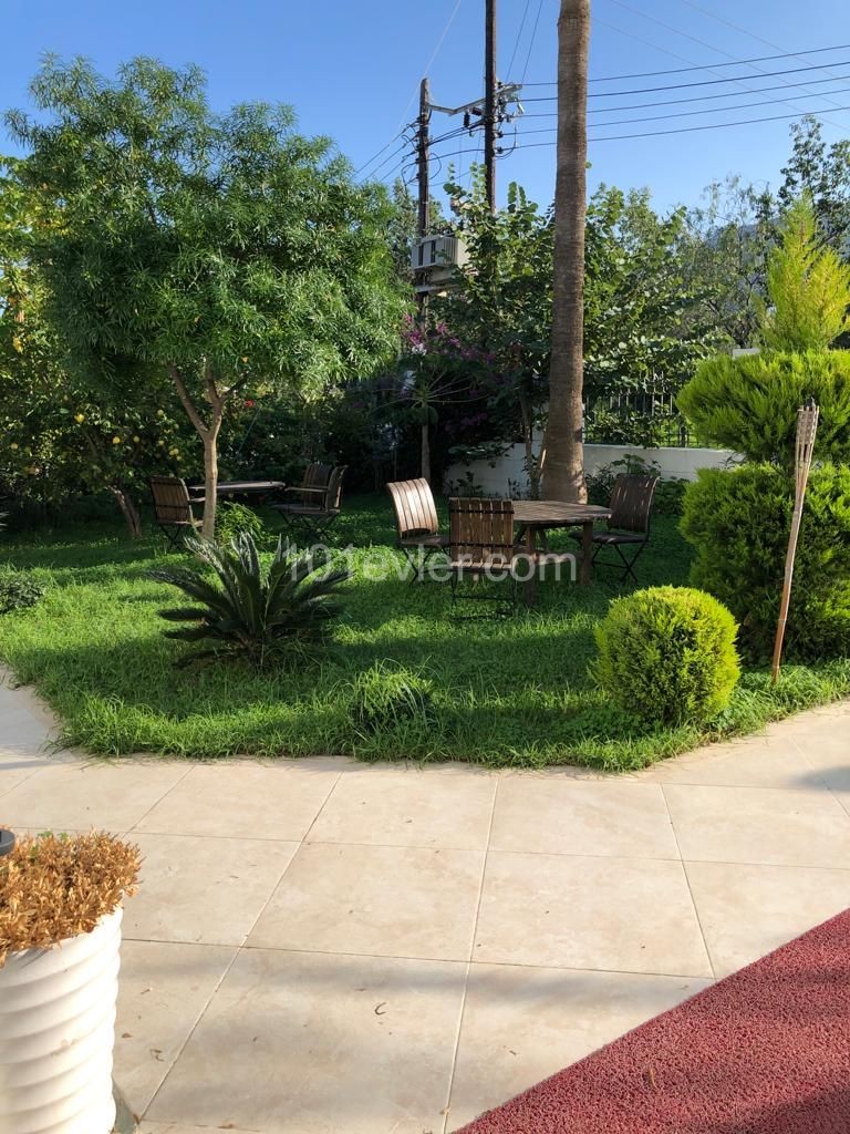 150 m von der Hauptstraße in Kyrenia Karaoglanoglu 4+1 Villa zum Verkauf in der Türkei ** 