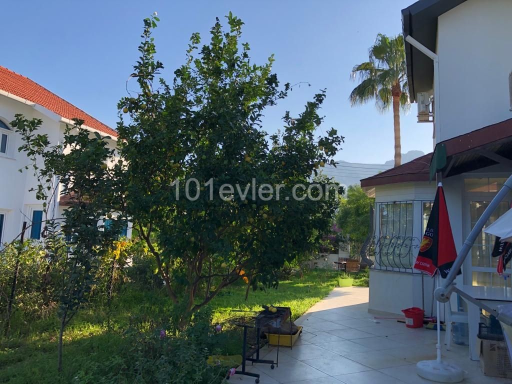 150 m von der Hauptstraße in Kyrenia Karaoglanoglu 4+1 Villa zum Verkauf in der Türkei ** 