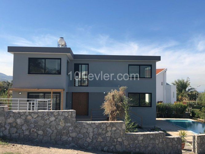 4+1 VILLA FOR SALE IN KYRENIA/CATALKOY WITHIN HALF A DONE LAND ** 