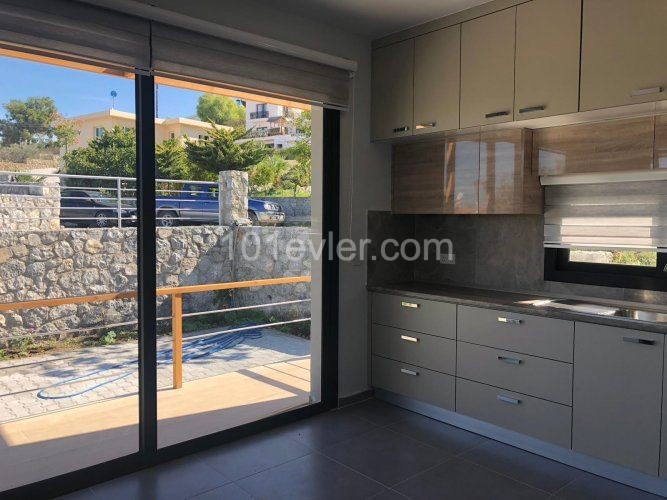 4+1 VILLA FOR SALE IN KYRENIA/CATALKOY WITHIN HALF A DONE LAND ** 