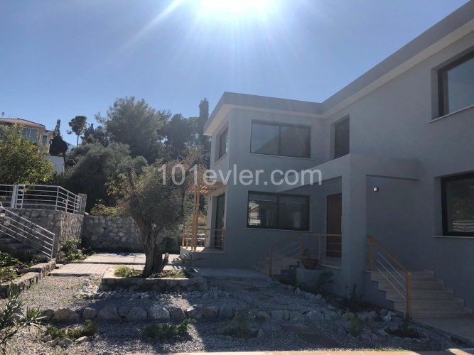 4+1 VILLA FOR SALE IN KYRENIA/CATALKOY WITHIN HALF A DONE LAND ** 