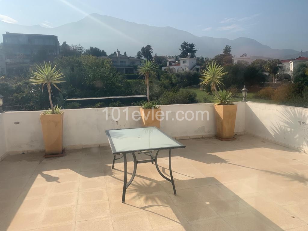 TÜRKEI 3+1 VILLA ZUM VERKAUF MIT GEMEINSCHAFTSPOOL IN KYRENIA/BELLAPAIS ** 