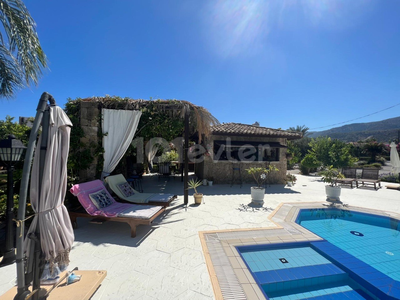 3 + 1 Villa for Sale with Private Pool, Made in Girne Lapta, Turkey ** 