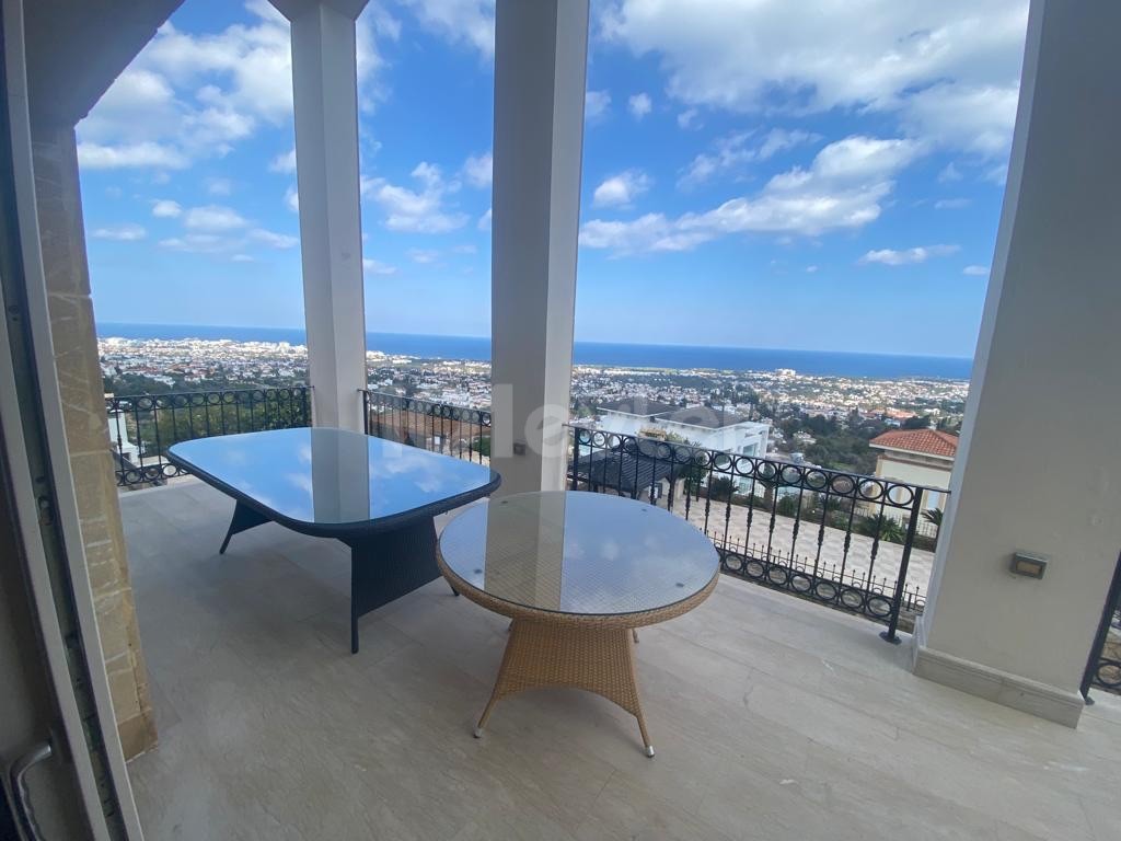 Unsealable Mountain Sea View Villa on 800 m² Land in Girne/Bellapais