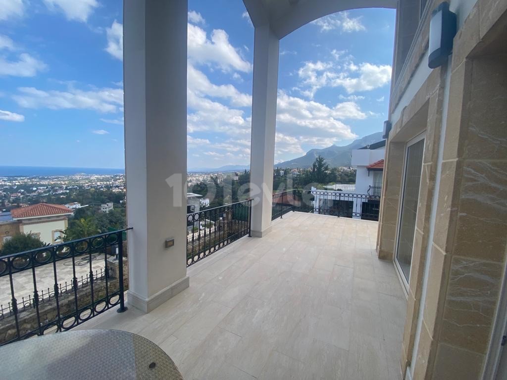 Unsealable Mountain Sea View Villa on 800 m² Land in Girne/Bellapais