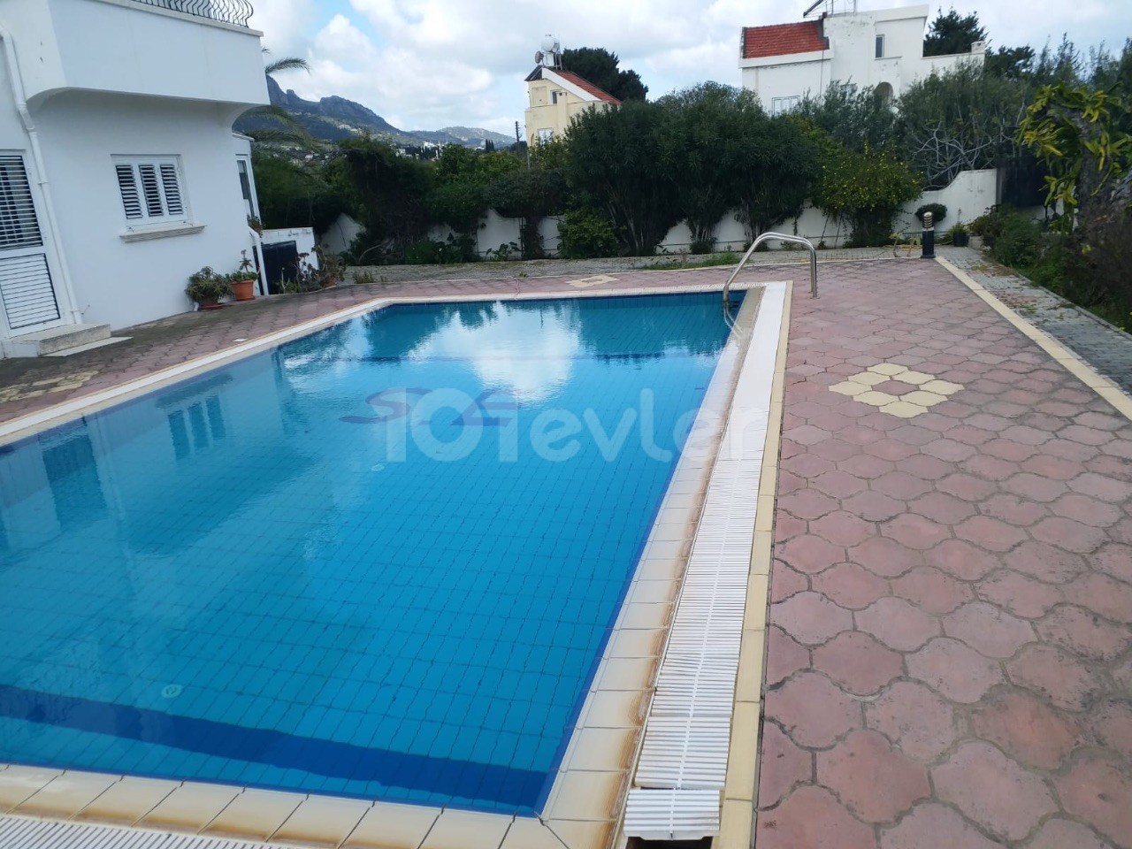 Villa for Sale in Ezic Restaurant Area in Kyrenia/Lapta