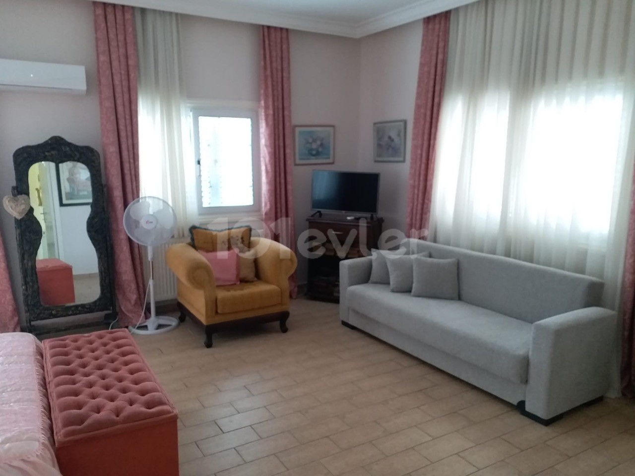 Villa for Sale in Ezic Restaurant Area in Kyrenia/Lapta