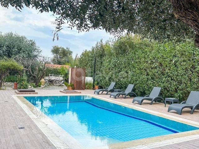 Zu verkaufen 3+1 Luxus-Villa mit privatem Pool in Karakum, Kyrenia