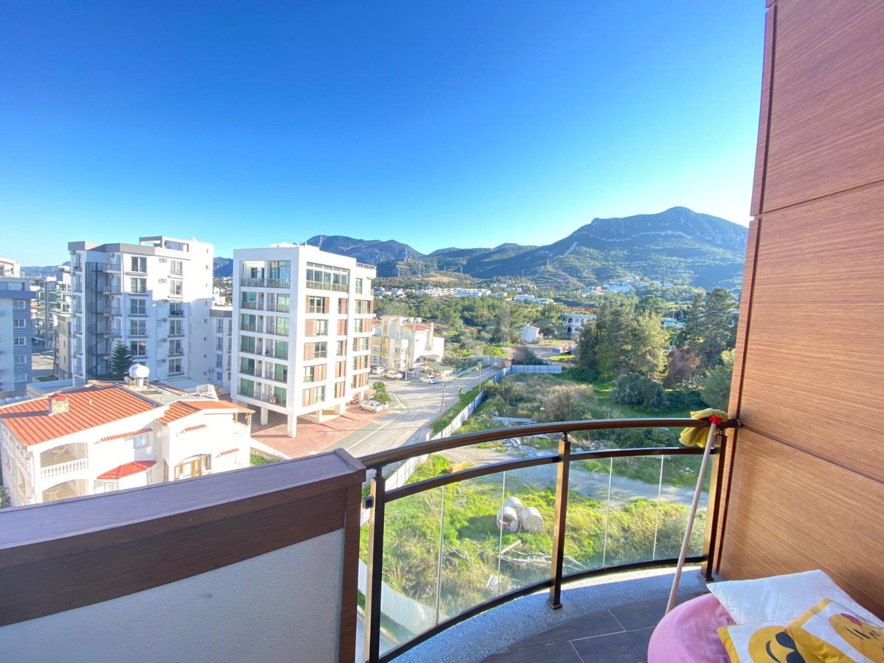 2+1 Luxury Flat for Sale in a Site with Pool in Kyrenia Center