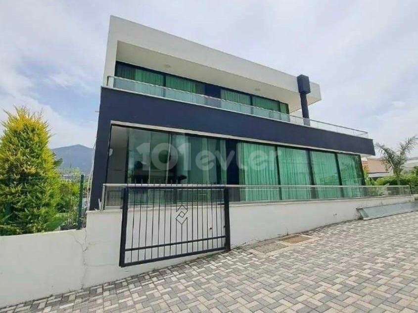 Girne/Ozanköy'de Satılık Modern Villa