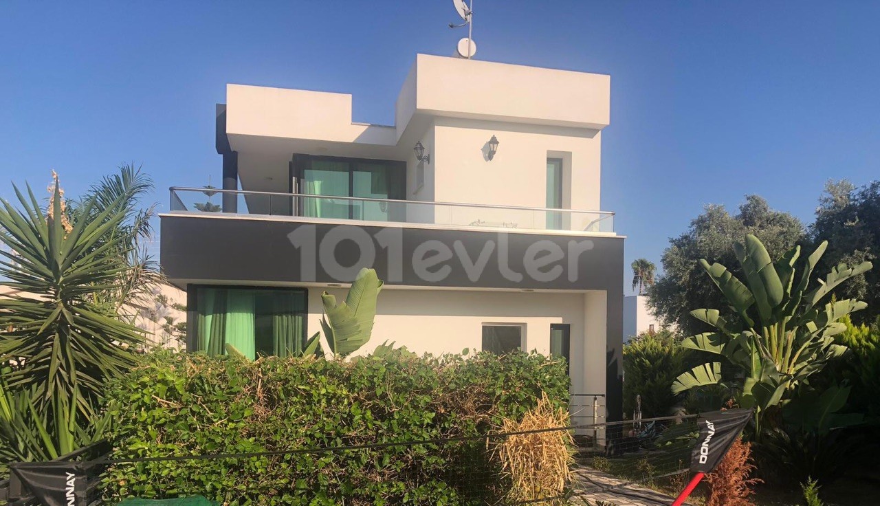 Girne/Ozanköy'de Satılık Modern Villa