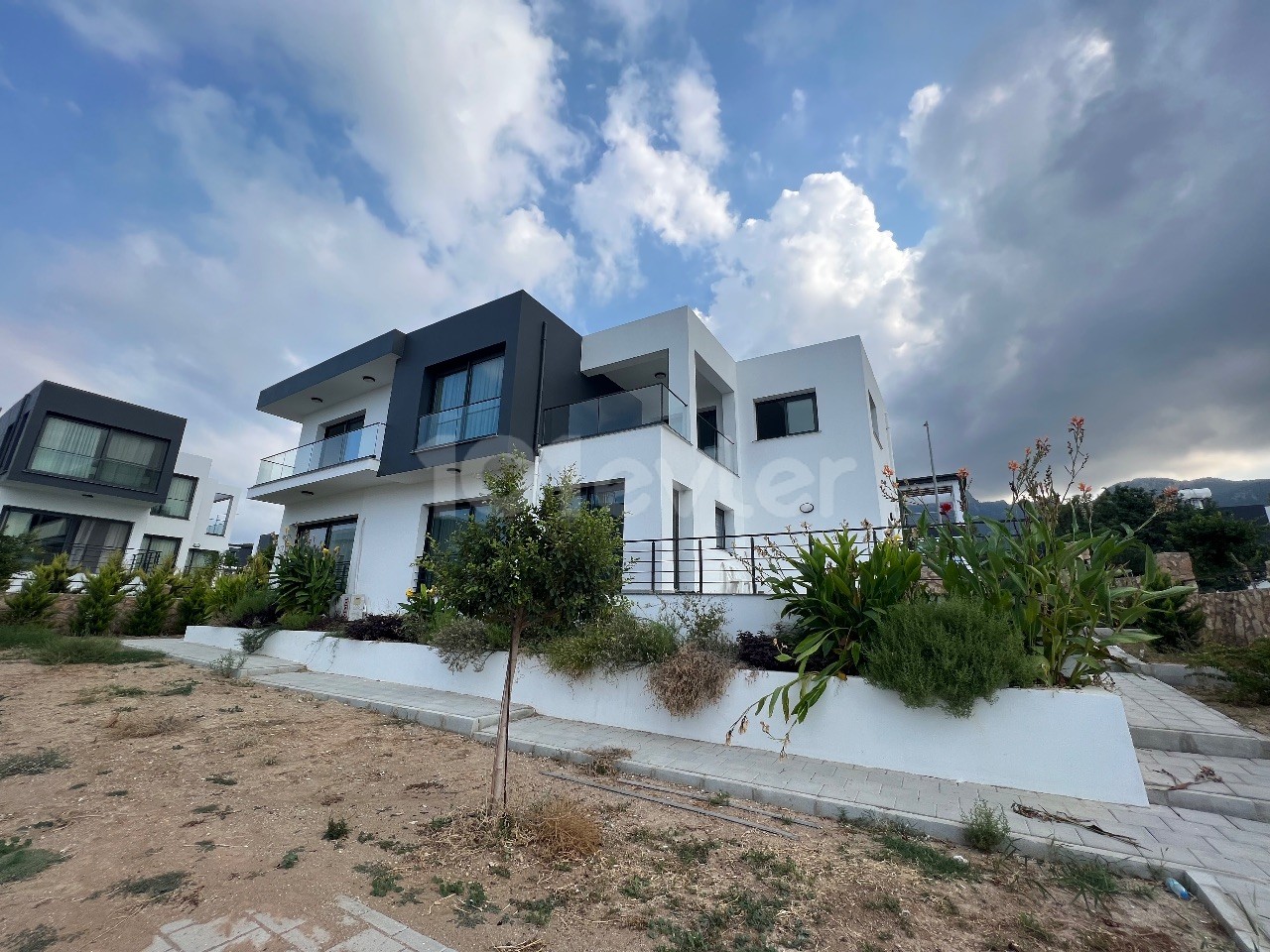 4+1 Villa for Sale in Kyrenia/Çatalköy