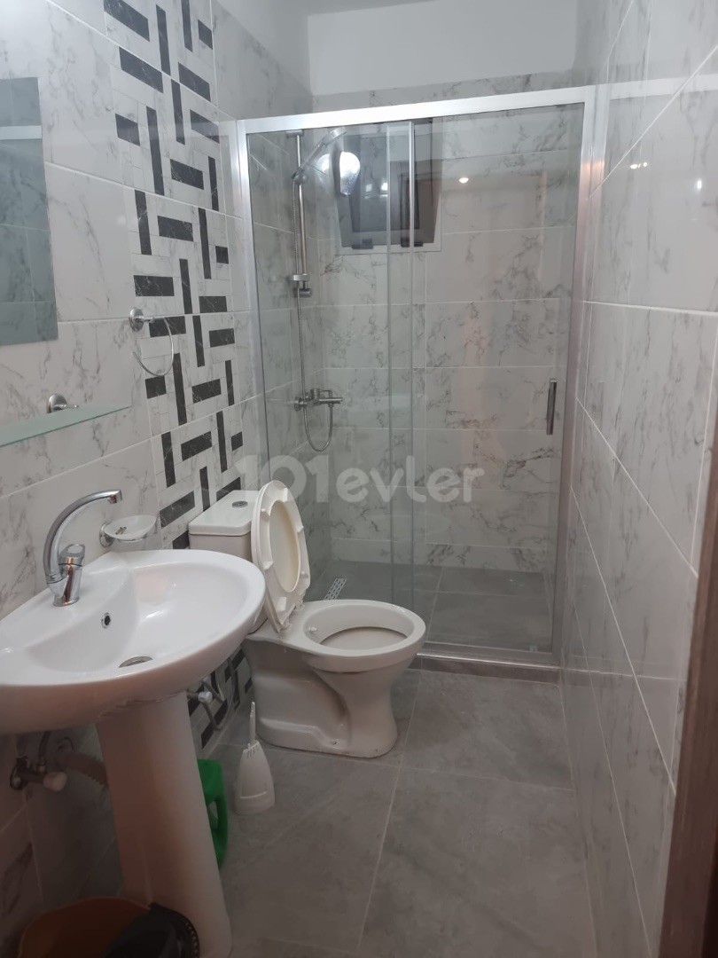 Girne Merkez okullar bölgesinde, sıfırEşyalı, yeni Kiralık 2+1 Daire