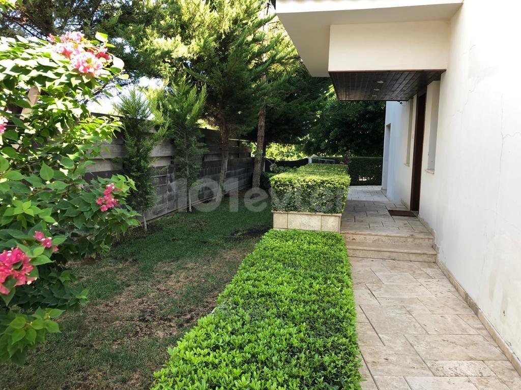 3+1 Villa for Sale in Kyrenia/Alsancak