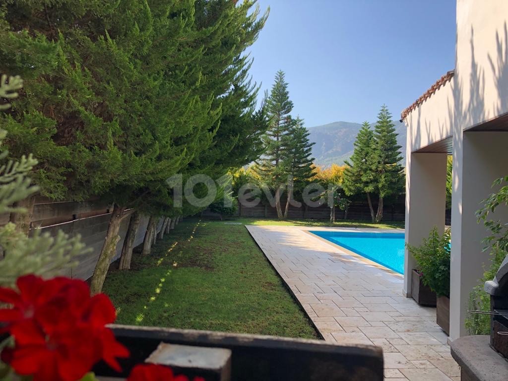 3+1 Villa for Sale in Kyrenia/Alsancak