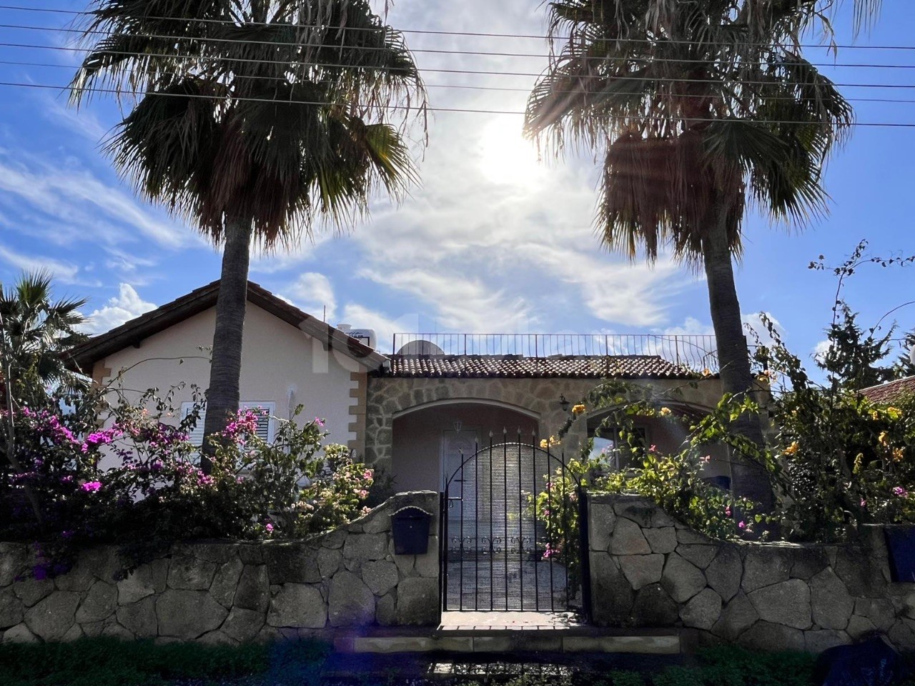 Bungalow mit Garten, Kamin, privatem Pool zu vermieten in Çatalköy, Kyrenia