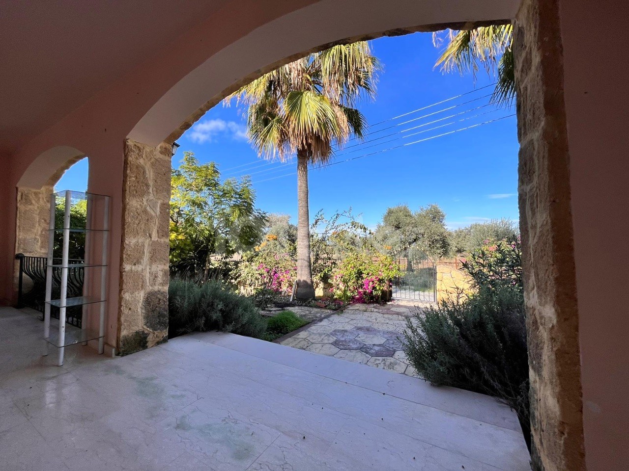 Bungalow mit Garten, Kamin, privatem Pool zu vermieten in Çatalköy, Kyrenia