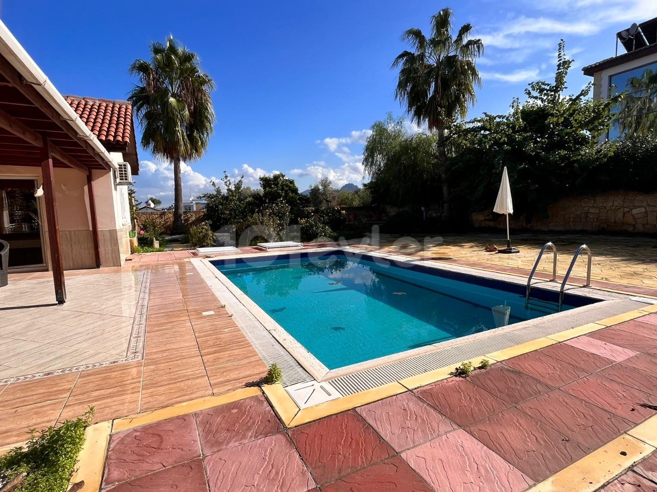 Bungalow mit Garten, Kamin, privatem Pool zu vermieten in Çatalköy, Kyrenia