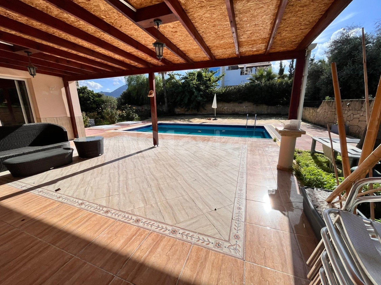 Bungalow mit Garten, Kamin, privatem Pool zu vermieten in Çatalköy, Kyrenia