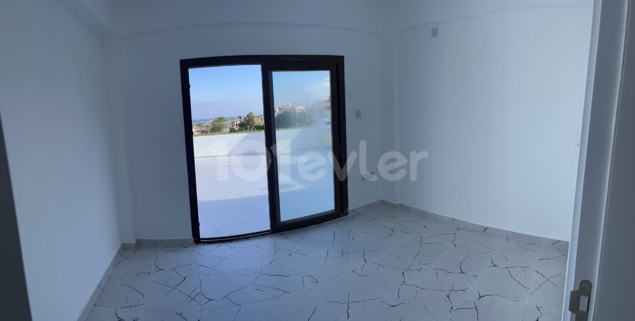 3+1 Duplex Flat for Sale in a Site with Pool in Alsancak, Kyrenia